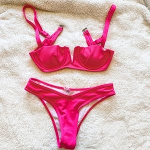 Pink/ fuschia bikini, never worn!
